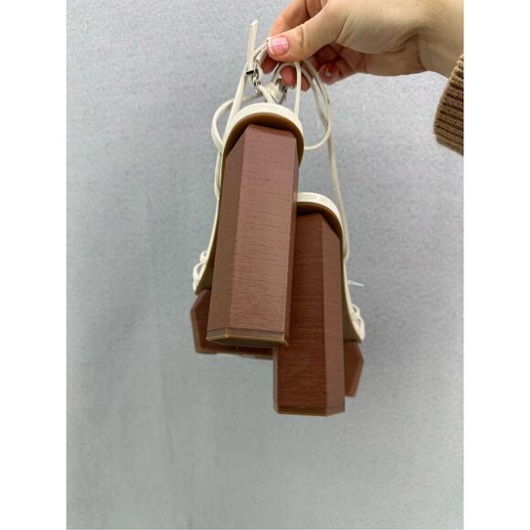 NWT Gianni Bini Parrish Cream Patent Platform Sandals Size 9 - Picture 3 of 7